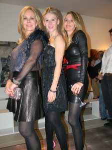 Kitz Goodman, Kaley Davidson and Danielle Davidson - 3 generations of the same family!  Gorgeous!