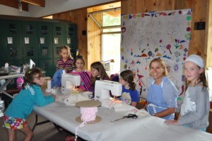 Fancy Fashionistas Summer Class - Art Museum.jpg 11